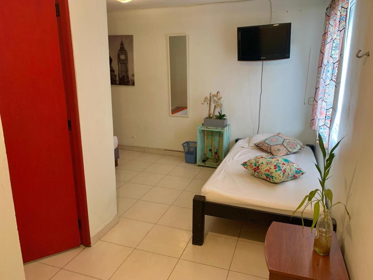 The Pelican Larry Hostel Cali Ngoại thất bức ảnh