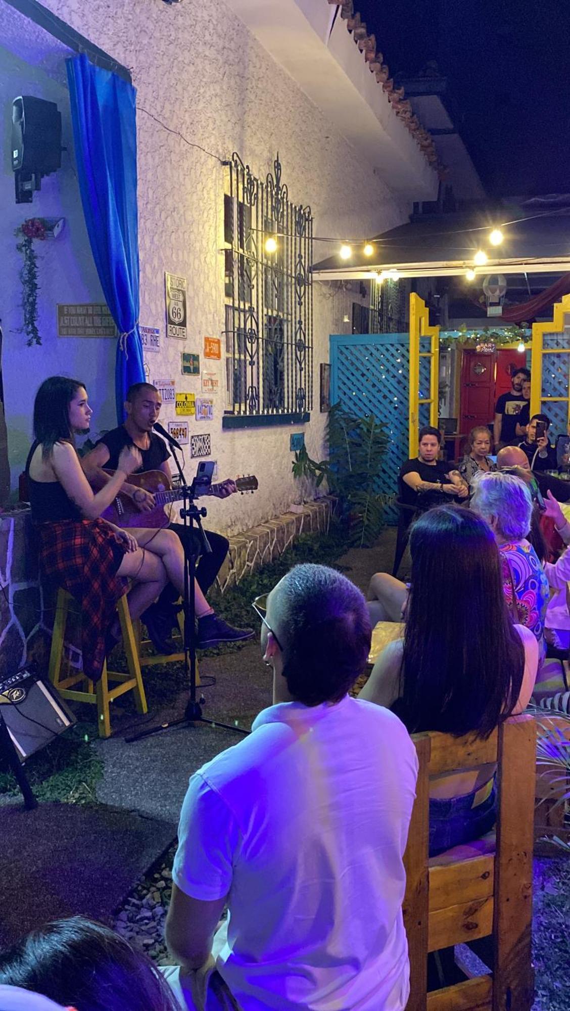 The Pelican Larry Hostel Cali Ngoại thất bức ảnh