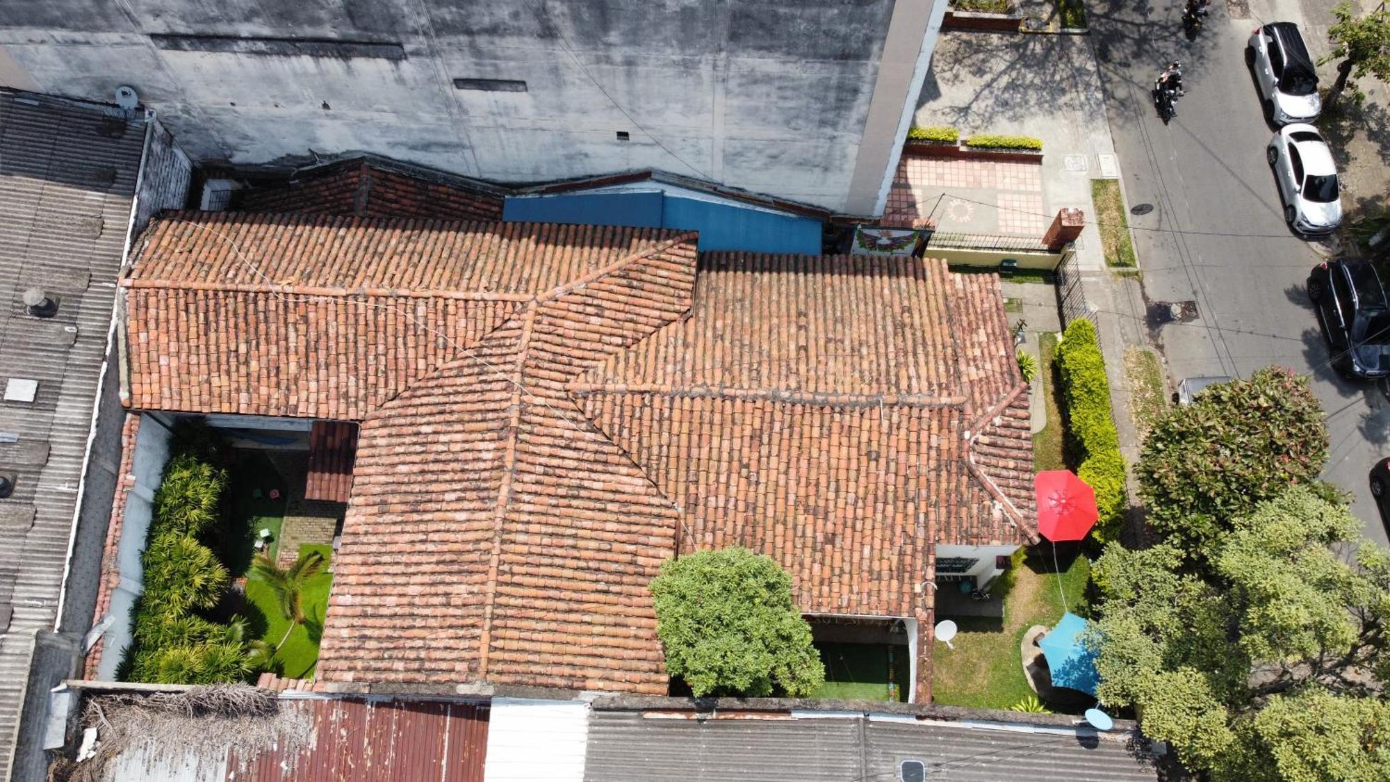 The Pelican Larry Hostel Cali Ngoại thất bức ảnh