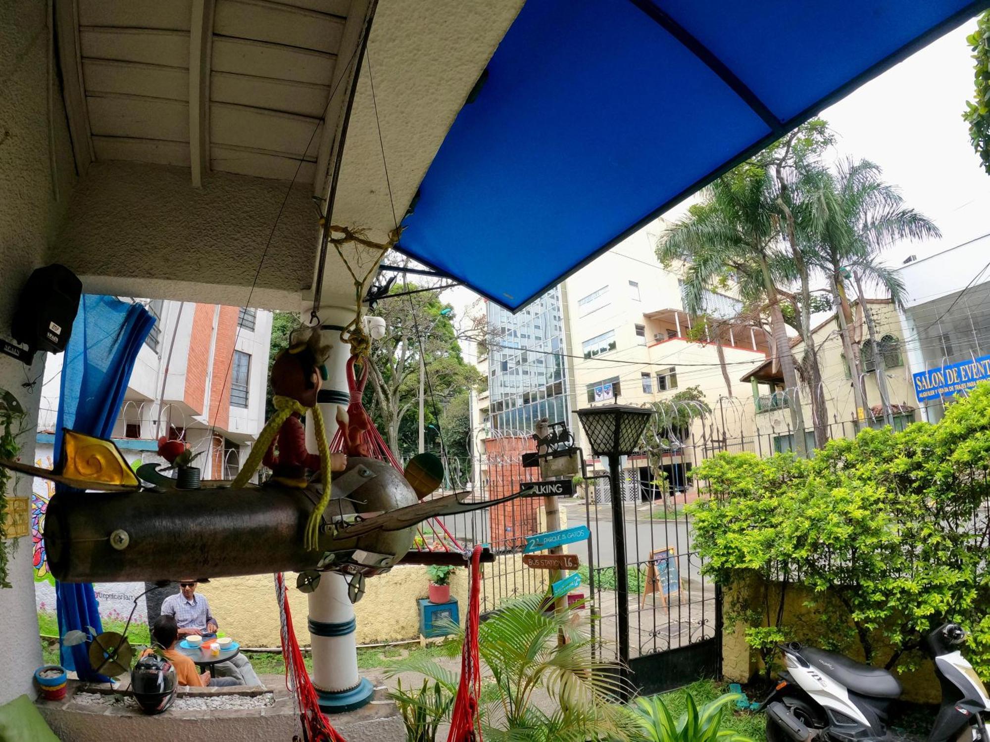 The Pelican Larry Hostel Cali Ngoại thất bức ảnh