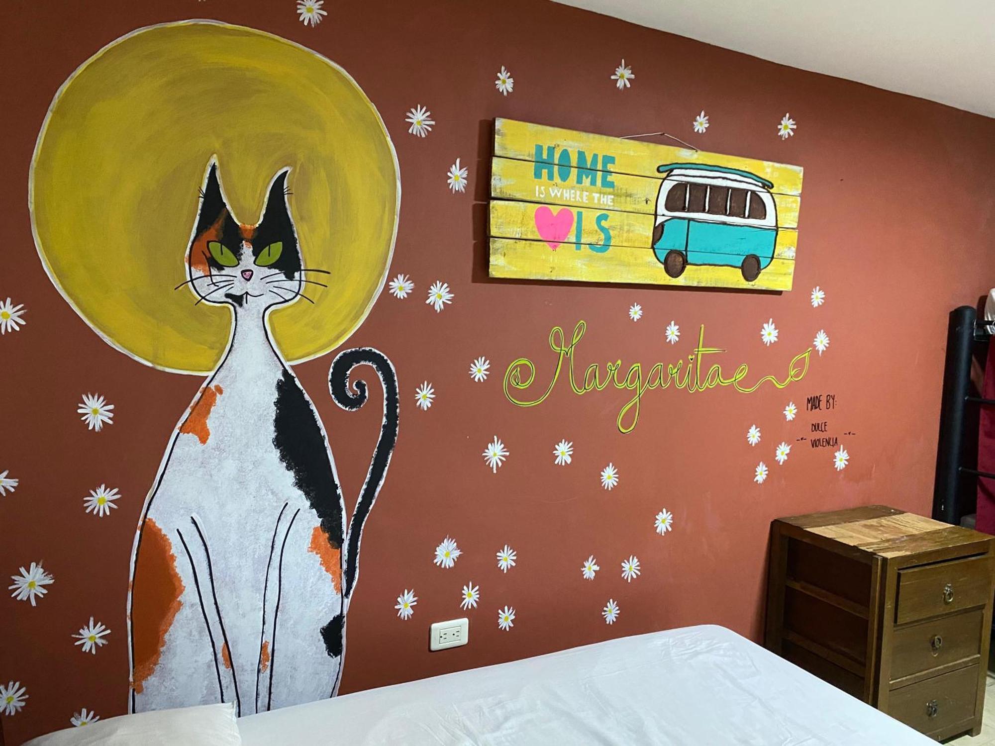 The Pelican Larry Hostel Cali Ngoại thất bức ảnh