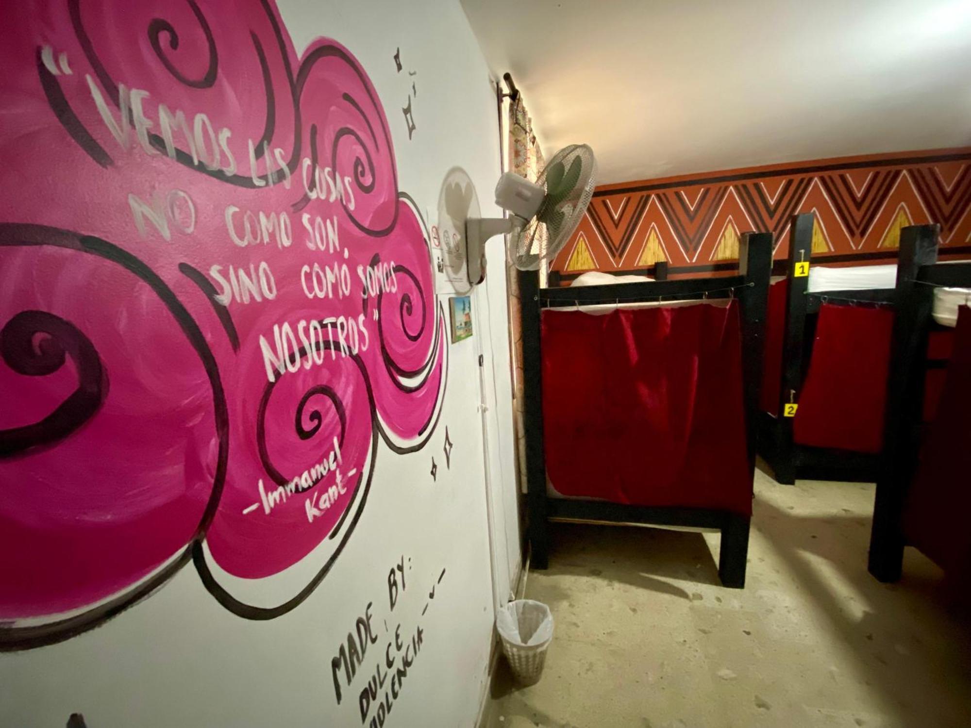 The Pelican Larry Hostel Cali Ngoại thất bức ảnh