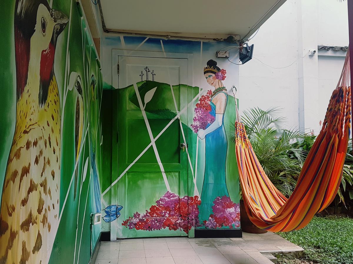 The Pelican Larry Hostel Cali Ngoại thất bức ảnh